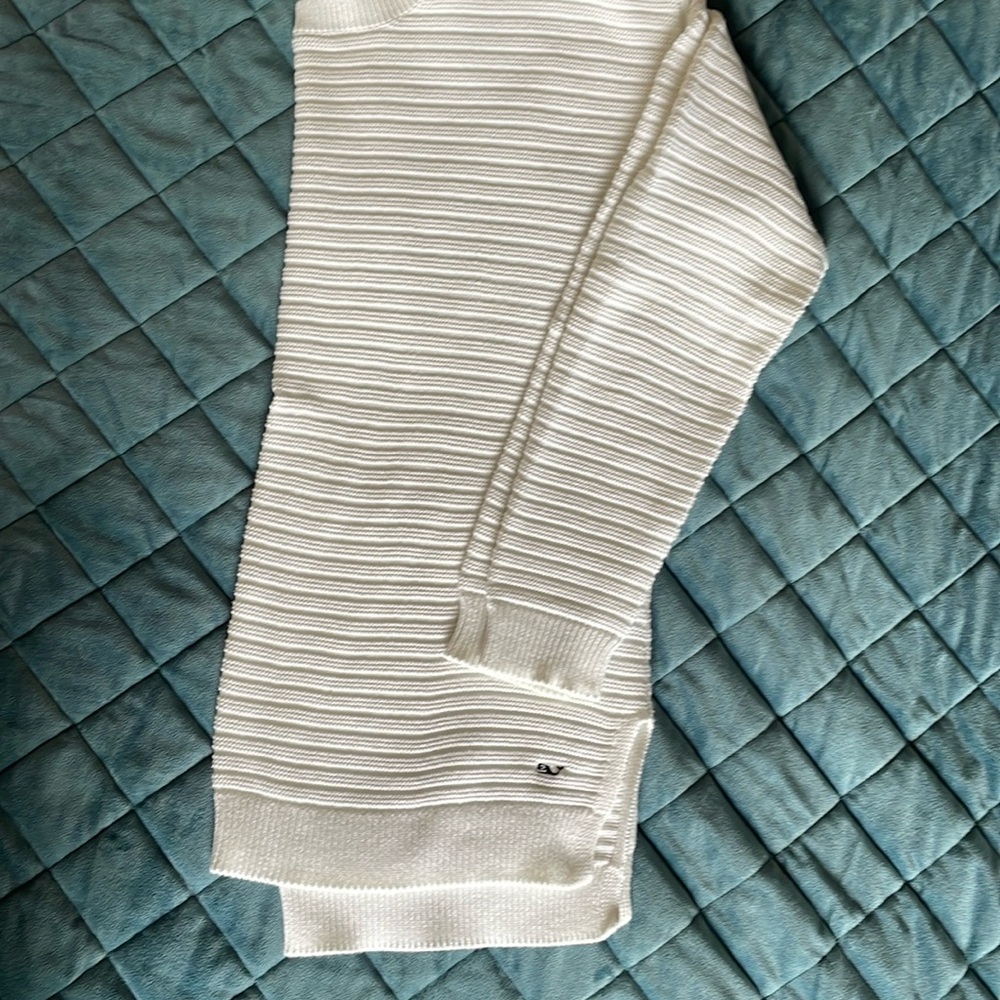 Vineyard Vines crème sweater 100% cotton size L